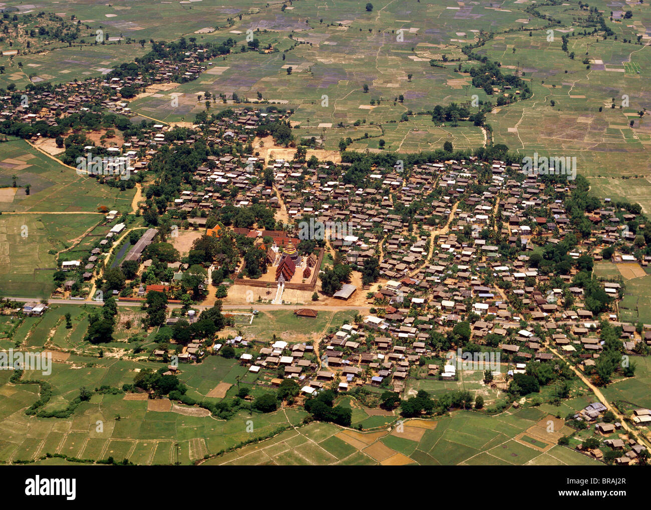 Vista aerea di Wat Phra That Luang, provincia di Lampang, Thailandia, Sud-est asiatico Foto Stock