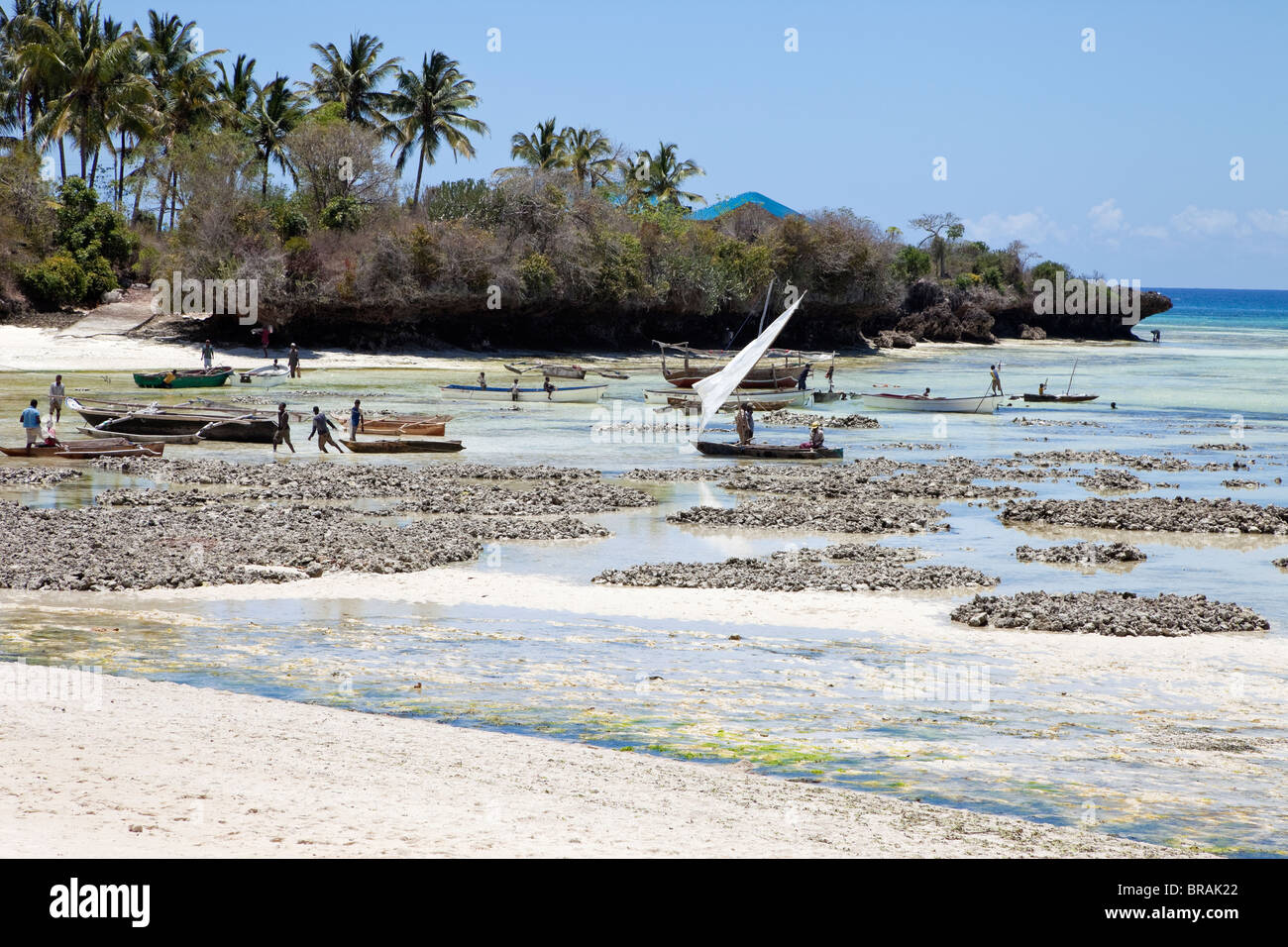 Kizimkazi Dimbani, Zanzibar Beach Scena, barche da pesca. Foto Stock