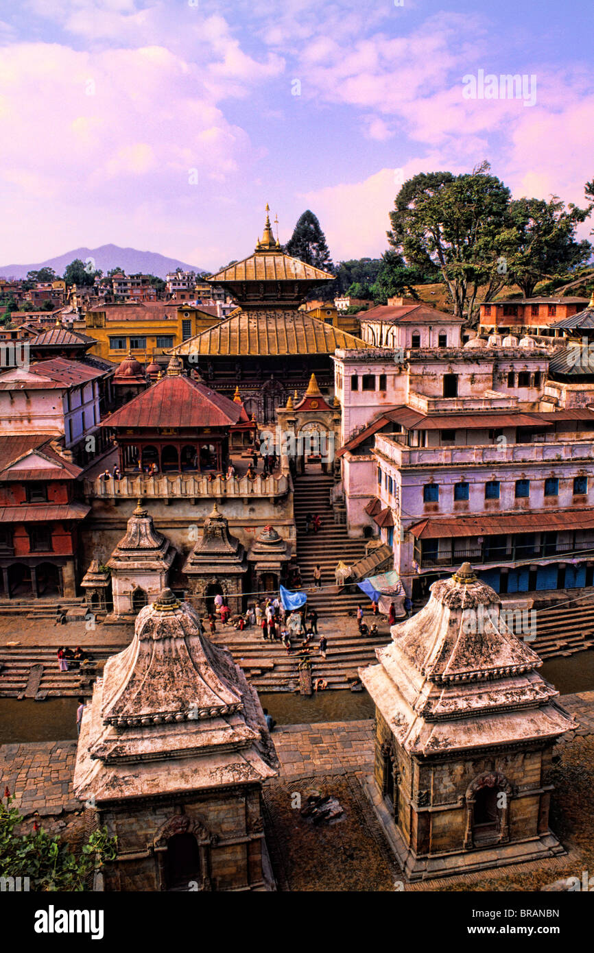 Vista del tempio di Pashupatinath antenna e centro di Kathmandu in Nepal Katmandu Foto Stock