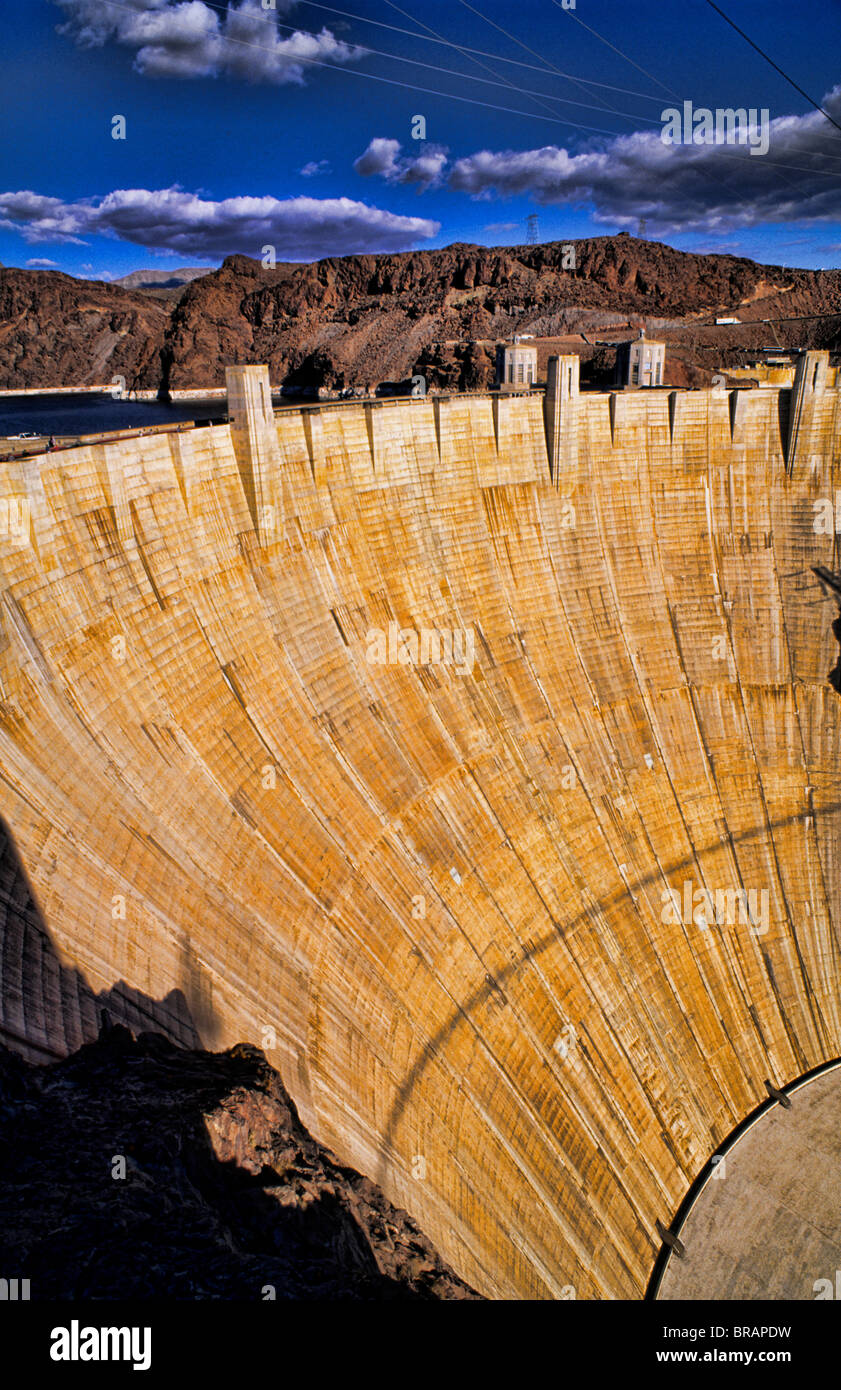 Famosa in tutto il mondo la Diga di Hoover in Nevada la diga più grande del mondo in Boulder City Nevada e Arizona Foto Stock