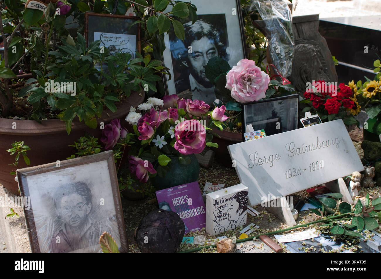 Tomba di Serge Gainsbourg, cimitero di Montparnasse, Parigi, Francia Foto Stock