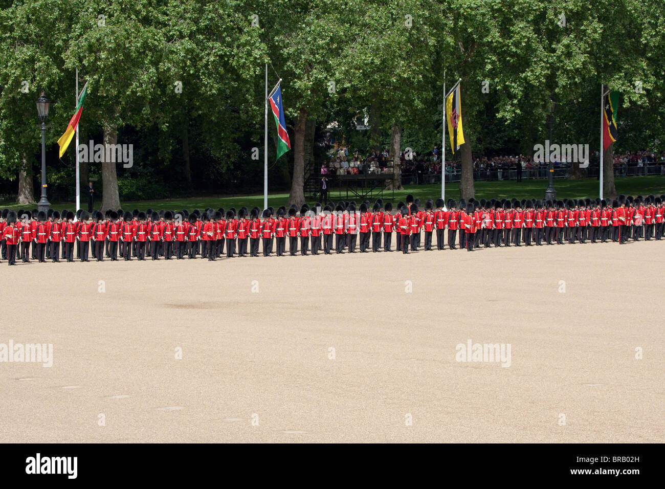 Ottenere pronto per la sfilata - 7 minuti!!!! "Trooping il colore' 2010 Foto Stock