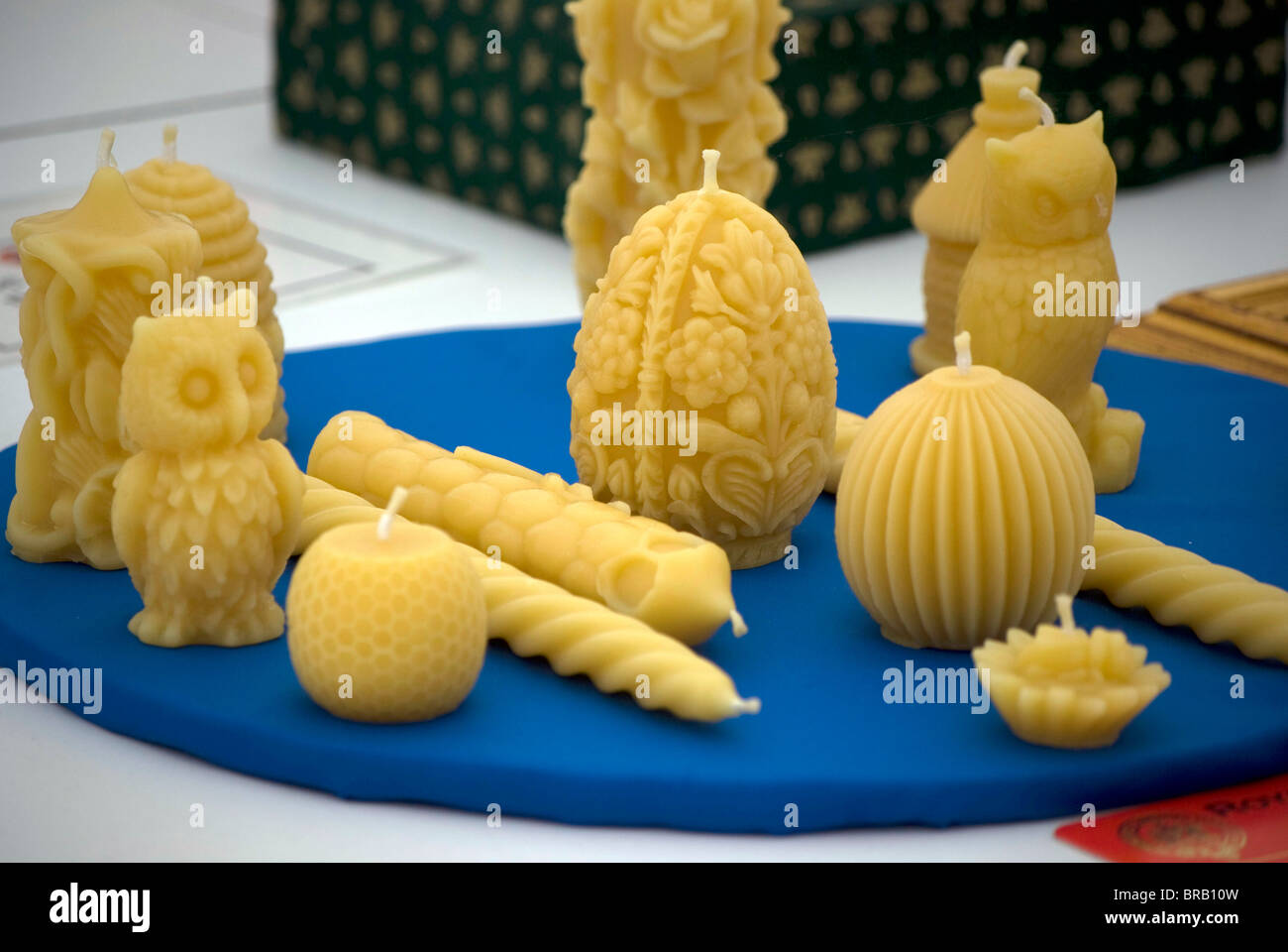 Cera d'api intagliato oggetti visualizzati al Royal Highland Show, Edimburgo, Scozia. Foto Stock