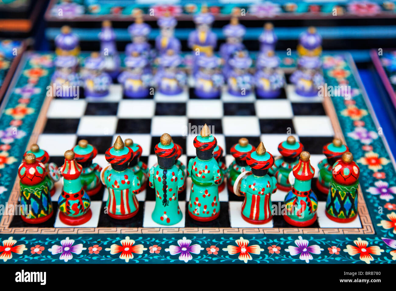 Display negozio di souvenir set di scacchi, Bukhara, Uzbekistan Foto stock  - Alamy