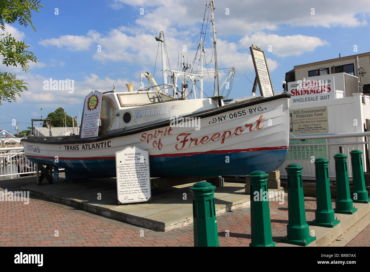 Imbarcazione storica sul Canal Woodcleft sul miglio nautico Freeport Long Island NY Foto Stock