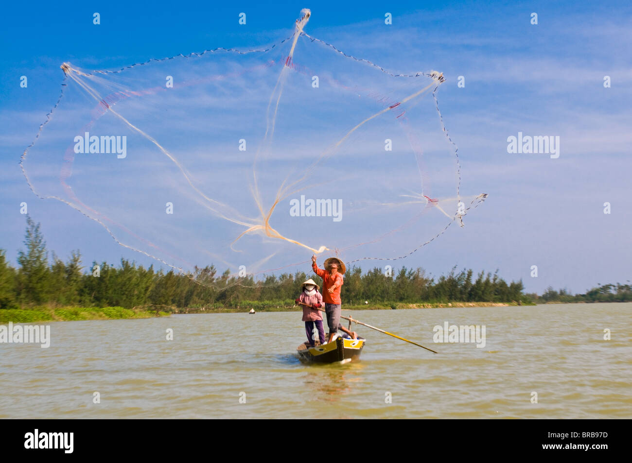 La pesca tradizionale, Hoi An, Vietnam, Indocina, Asia sud-orientale, Asia Foto Stock