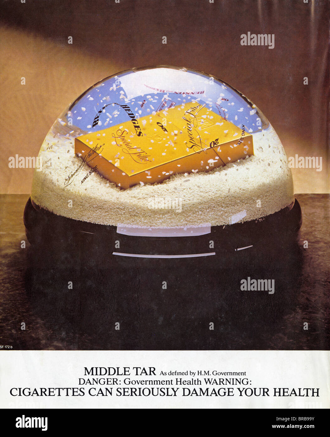 Colore annuncio rivista per Benson e siepi Gold special di sigarette con filtro circa 1986 Foto Stock