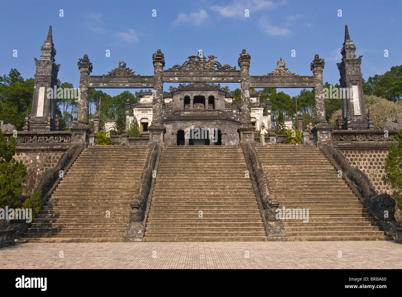 Ingresso alla tomba di Khai Dinh, tonalità, Vietnam, Indocina, Asia sud-orientale, Asia Foto Stock