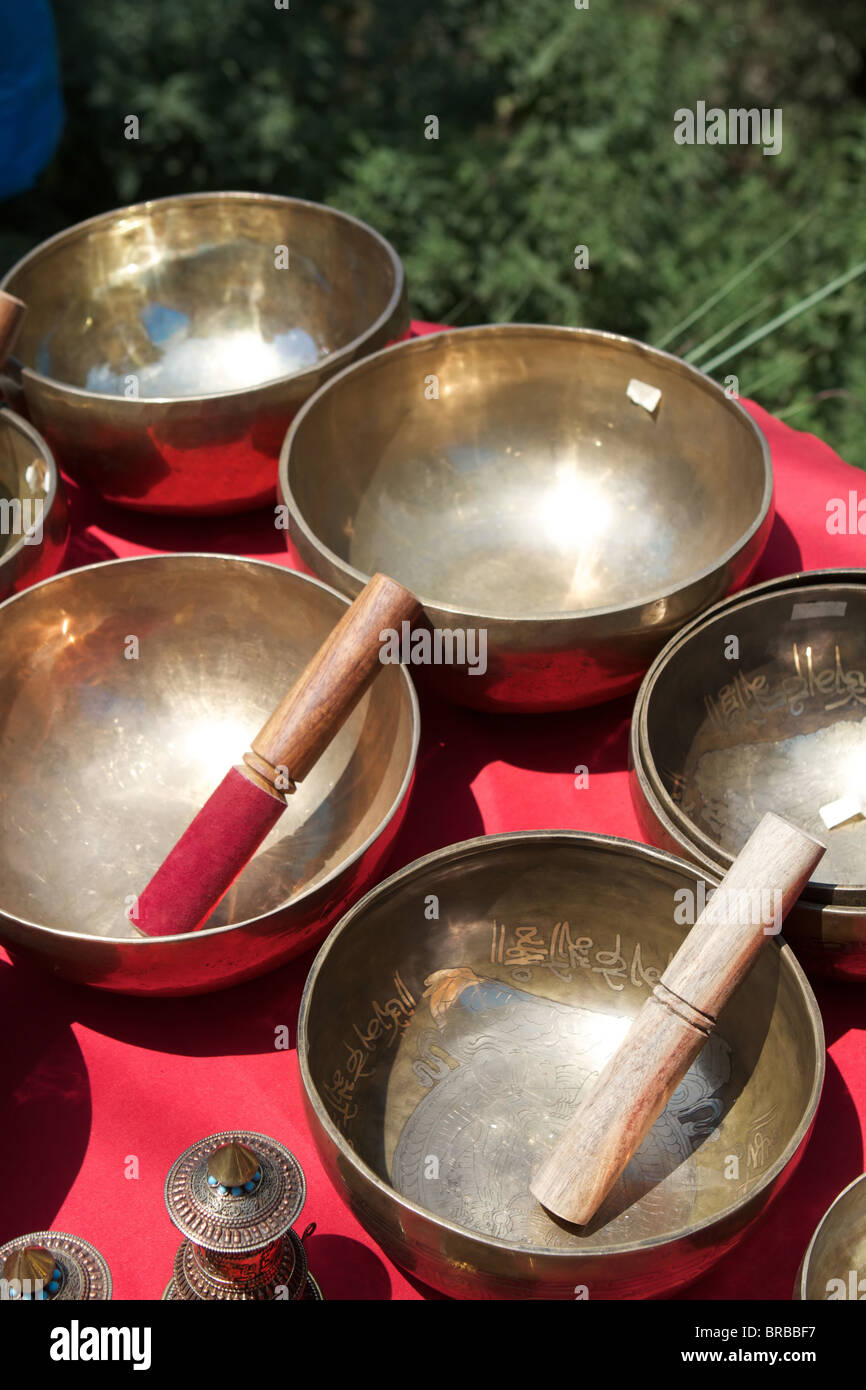 Canto buddista bocce Foto Stock