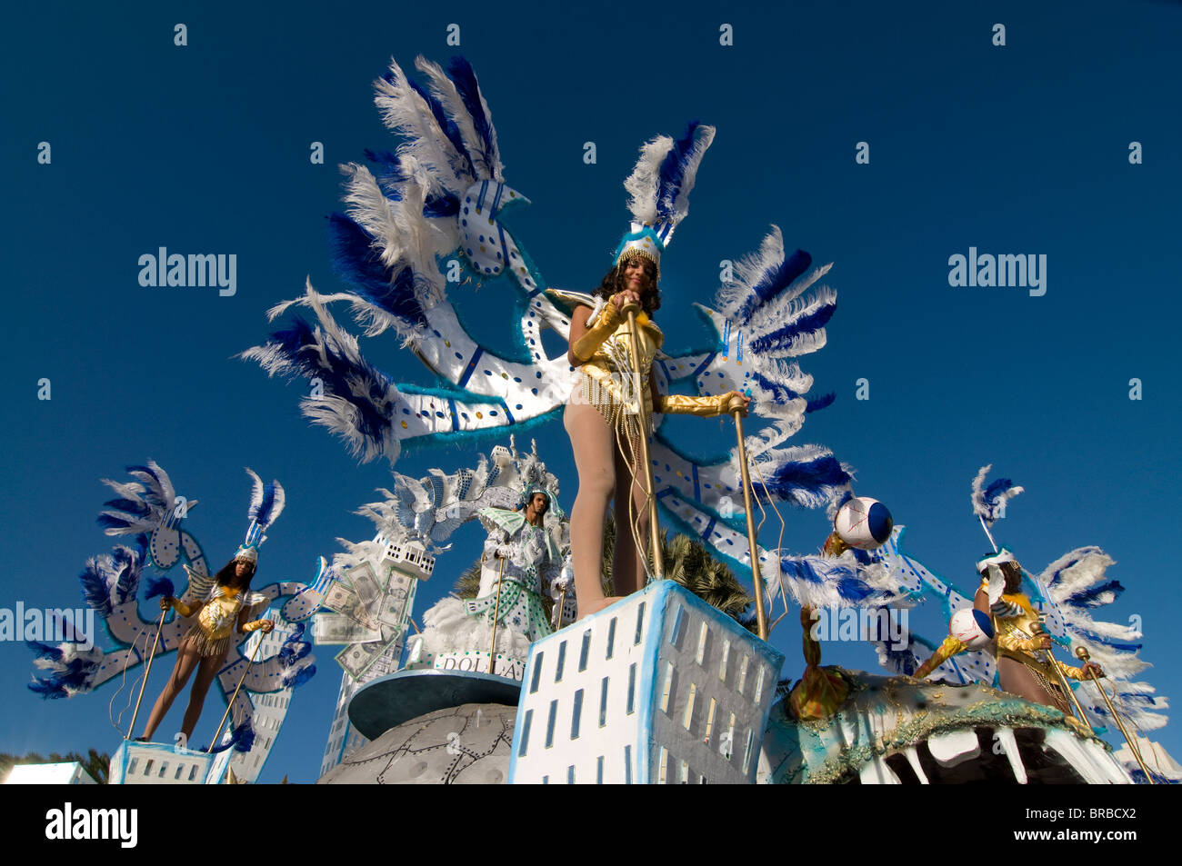 Colorato Costume donna, Carnevale, Mindelo, Sao Vicente - Capo Verde Foto  stock - Alamy