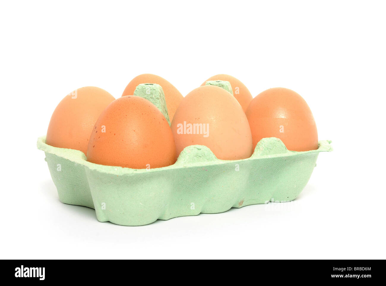 Il cibo le uova di volatili da cortile 6 marrone uova di galline in cartone. Foto Stock
