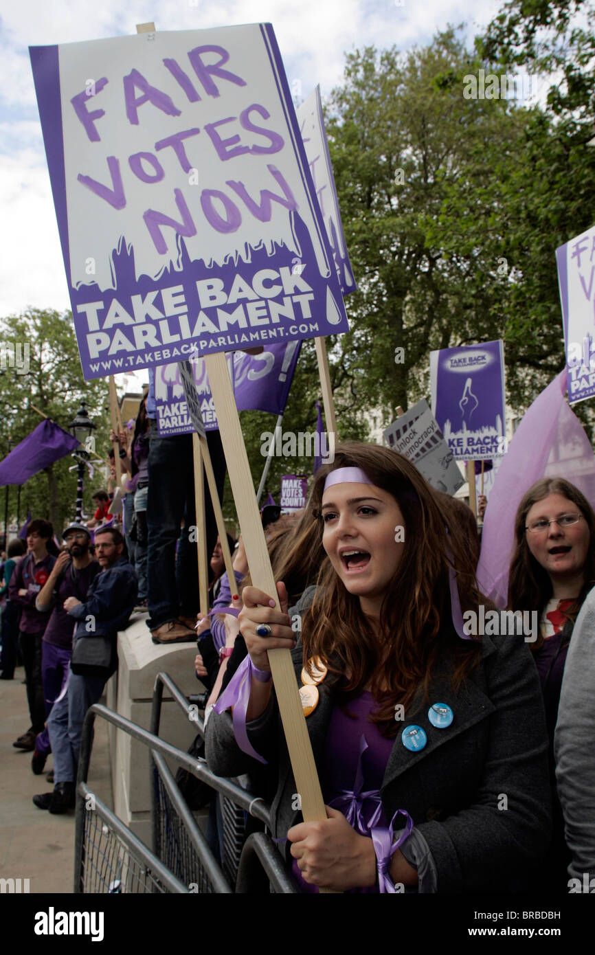 Inghilterra London Westminster College Green prendere nuovamente il Parlamento manifestanti Foto Stock