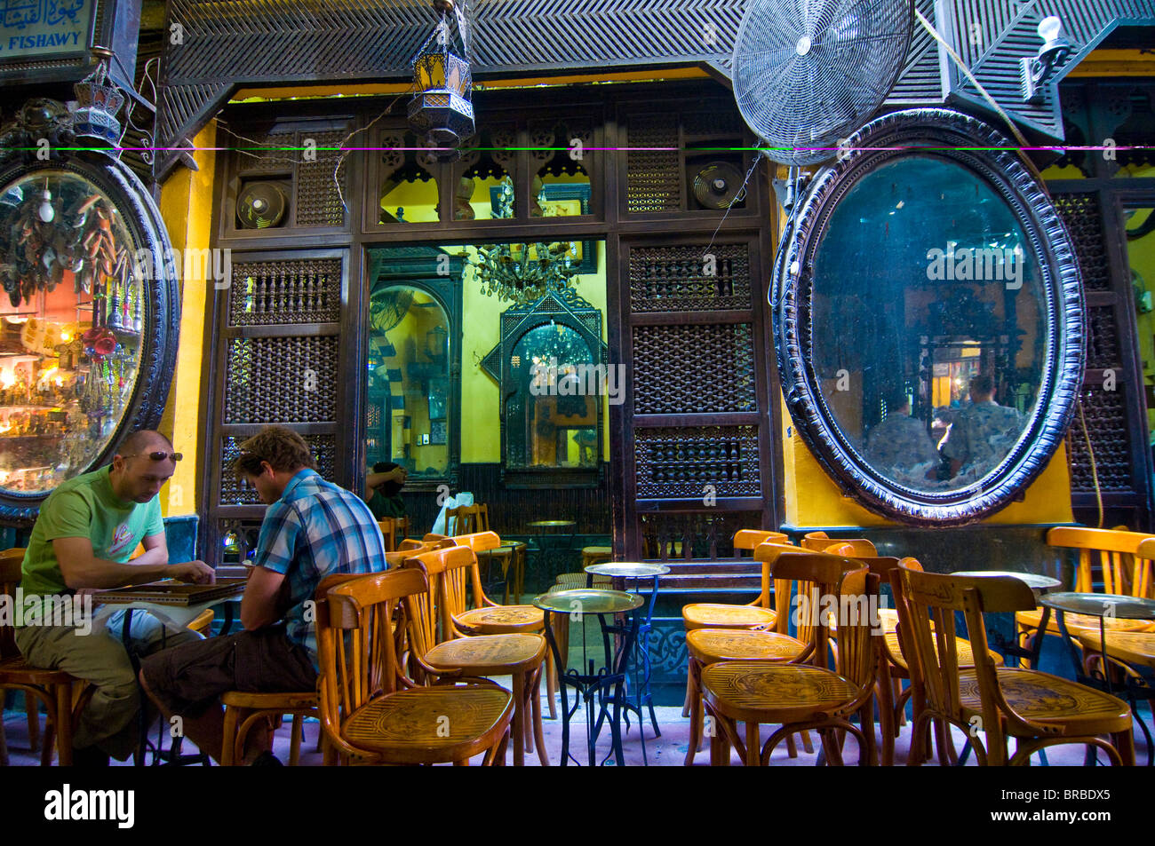 Famosa in tutto il mondo El Fishawy coffee house, il Cairo, Egitto, Nord Africa Foto Stock