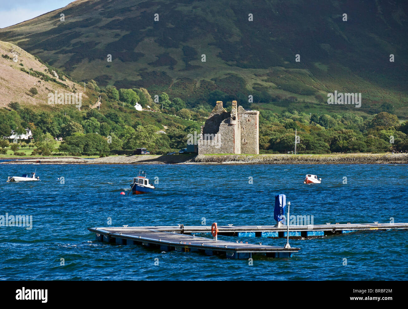 Il castello di Lochranza rovina in Loch Ranza sull'isola di Arran in North Ayrshire Foto Stock
