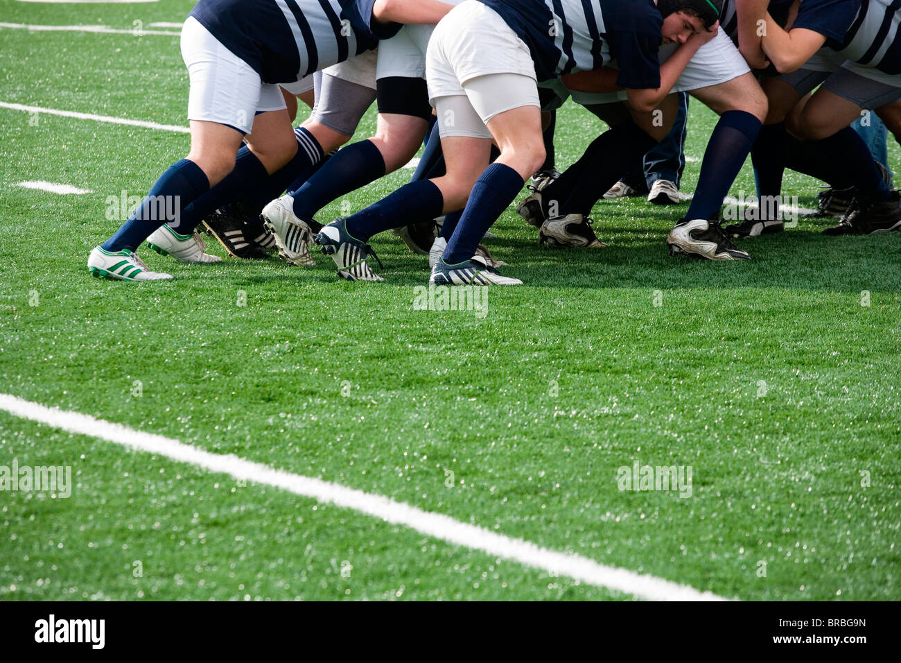 I giovani giocatori di rugby in sciolto maul Foto Stock