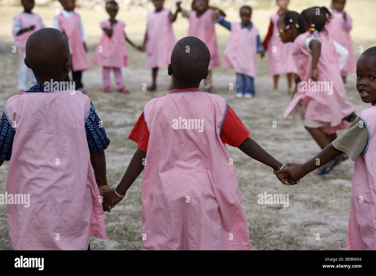 La scuola materna di alunni, Ziguinchor, Casamance, Senegal Africa occidentale Foto Stock