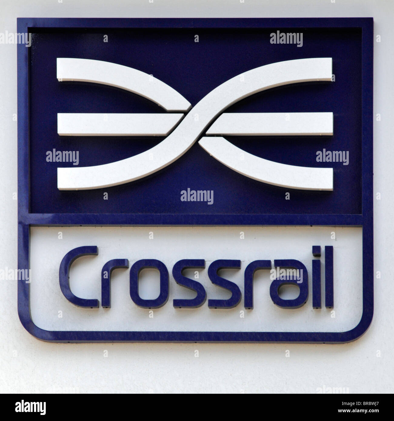Closeup Crossrail Construction Limited Company un logo commerciale di proprietà di TFL per la nuova linea ferroviaria est-ovest denominata Elizabeth Line London UK Foto Stock