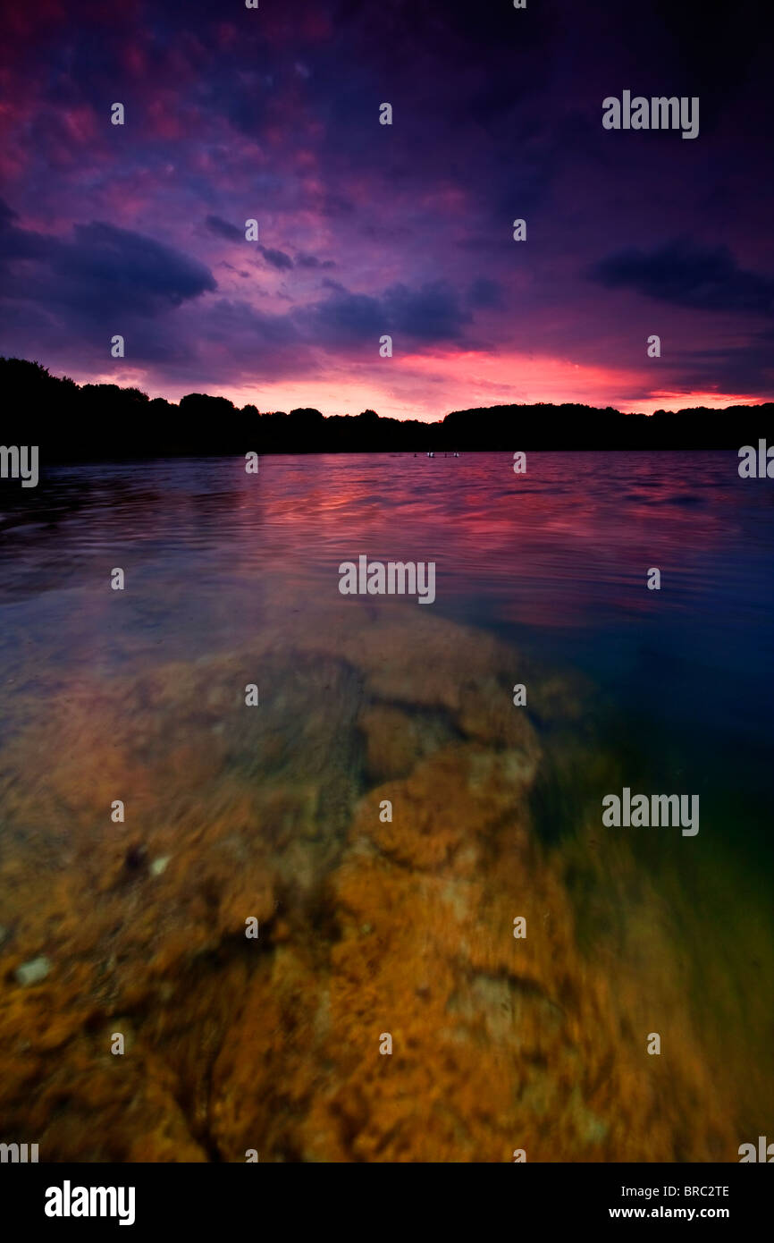 Tramonto a Cosmeston Lakes, Galles del Sud Foto Stock