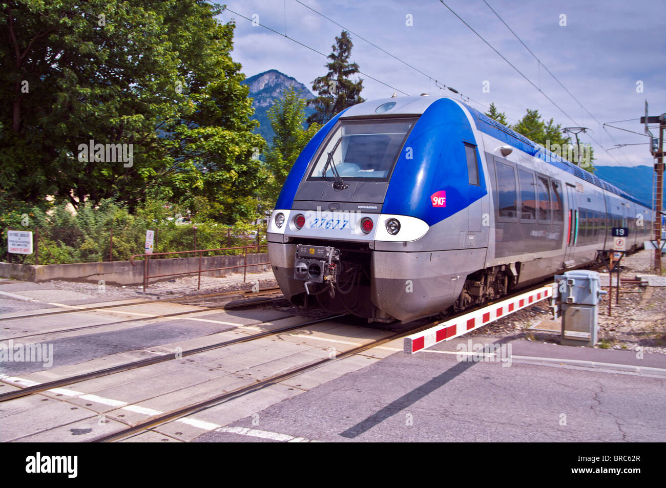 Un T.E.R (treno regionale) fabbricato da Bombardier Foto Stock