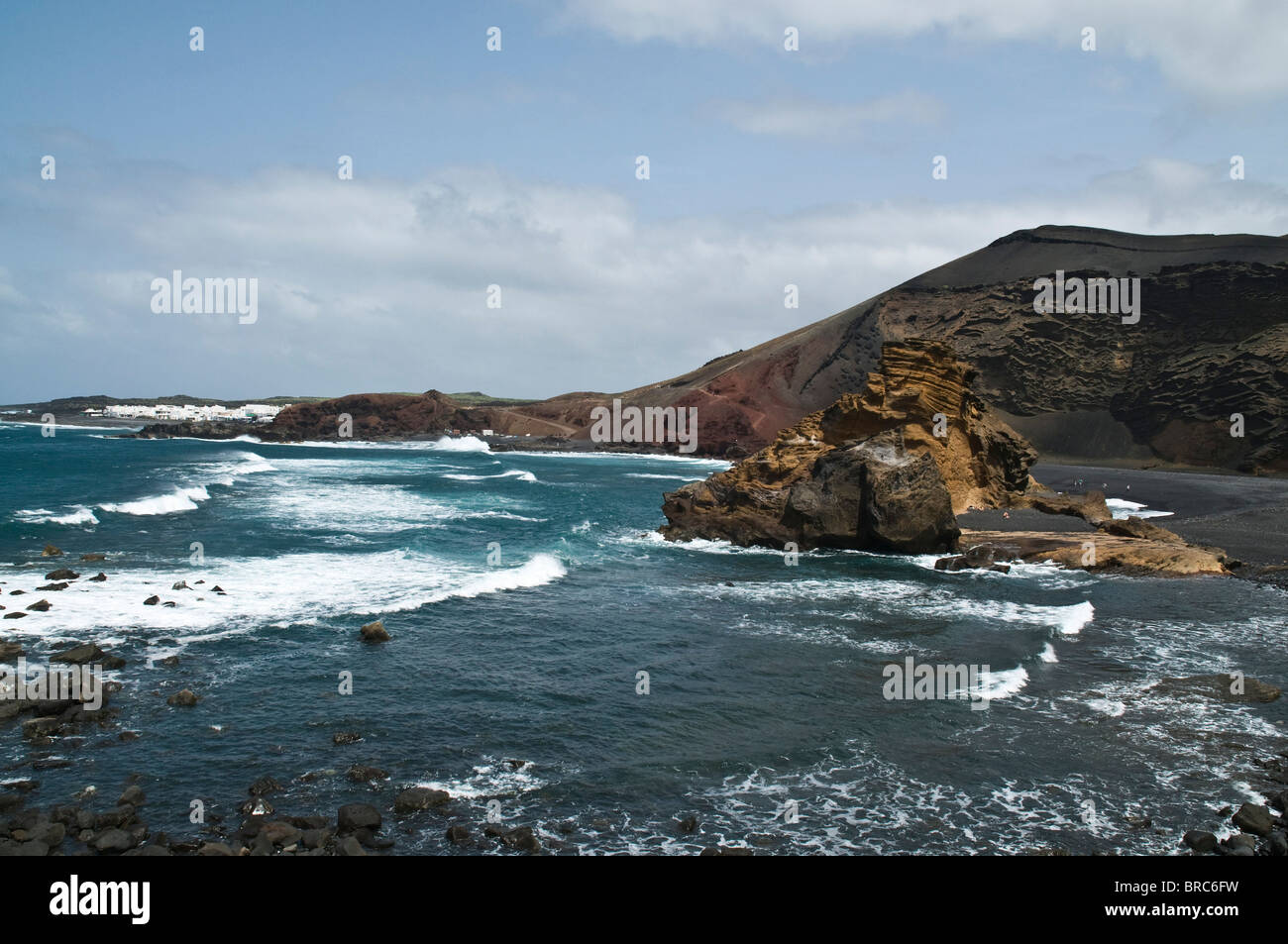 Dh EL GOLFO LANZAROTE scultura di Lava rock mare El Golfo bay Foto Stock