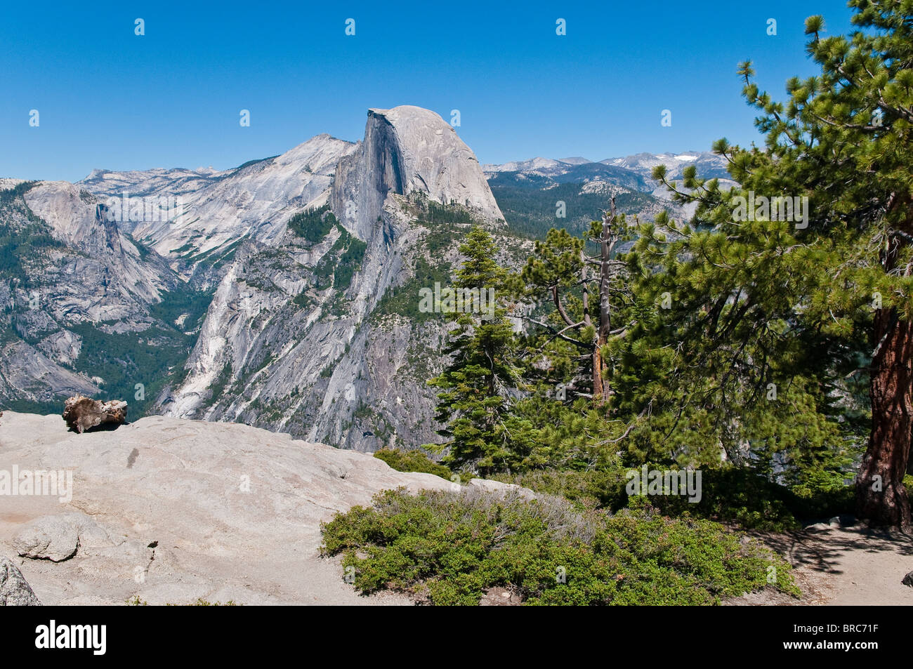 Half Dome Mountain vista dal punto ghiacciaio, Yosemite National Park, California, Stati Uniti d'America Foto Stock