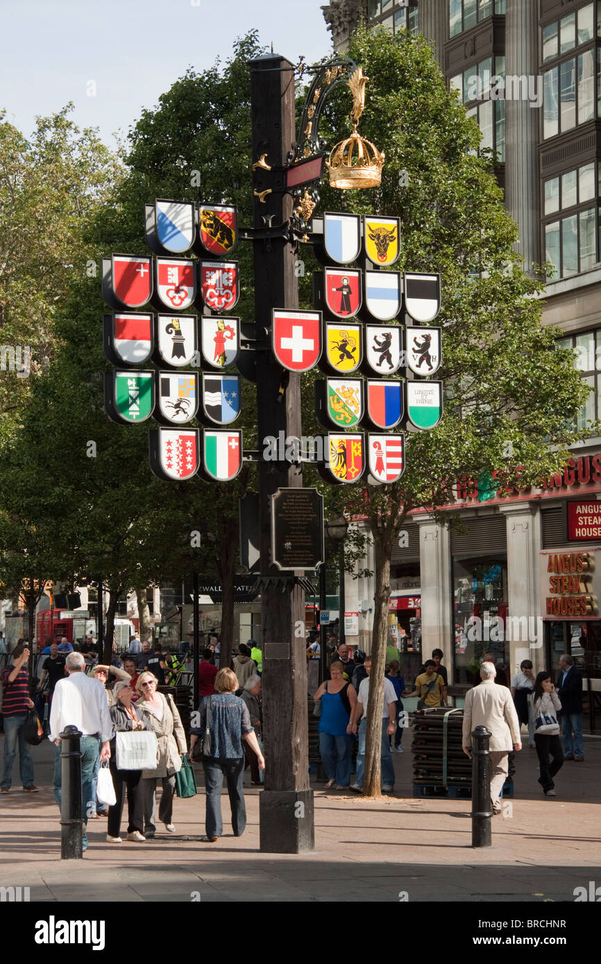 Cantone svizzero tree, tribunale svizzero, Leicester Square, London, England, Regno Unito Foto Stock