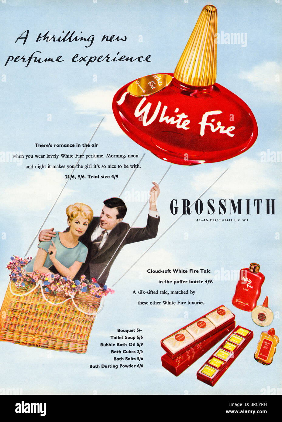 Pubblicità a colori per prodotti da bagno White Fire profumati di Grossmith in rivista moda circa 1959 Foto Stock