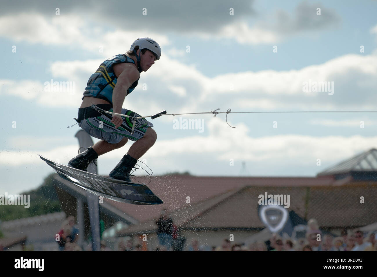 Wakeboarding a Windfest animale 2010, tenutasi a barene, Poole. Foto Stock