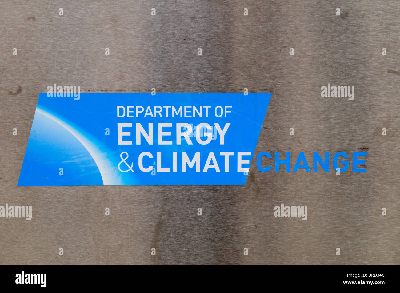 Dipartimento di Energia e cambiamenti climatici segno, Whitehall Place, London, England, Regno Unito Foto Stock