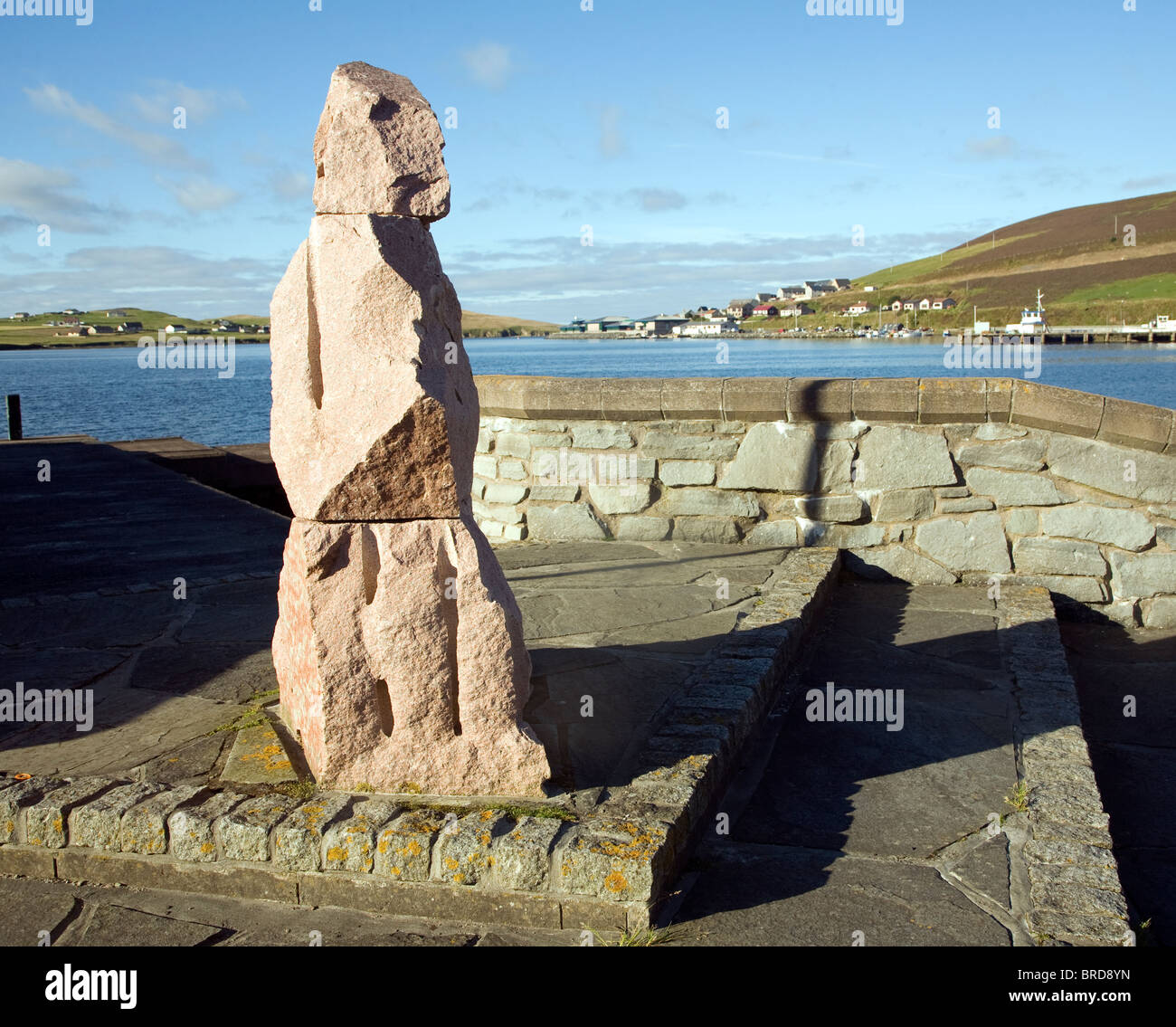 Scultura in pietra, Scalloway, isole Shetland, Scozia Foto Stock