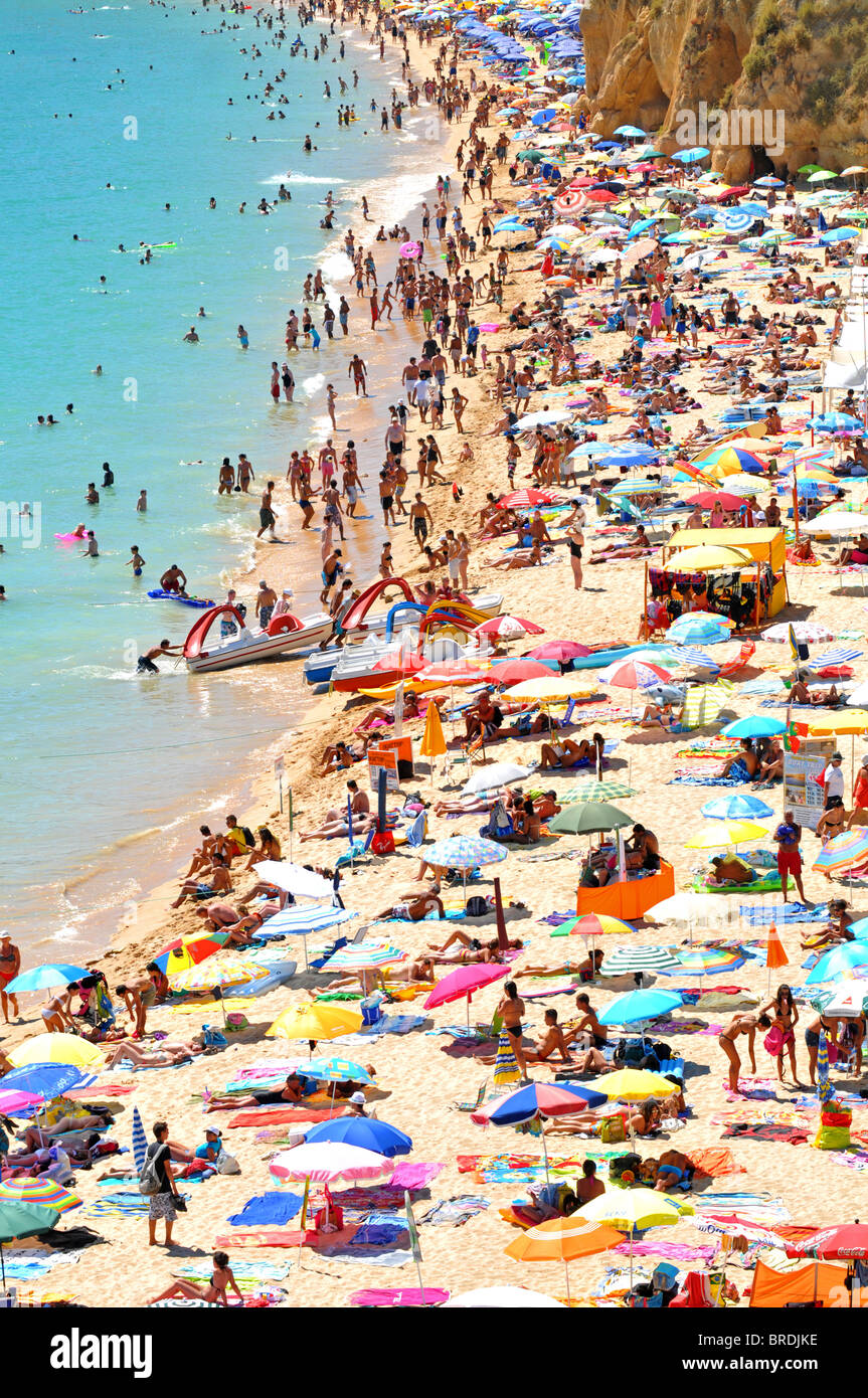 Spiaggia di Albufeira, Algarve, PORTOGALLO Foto Stock