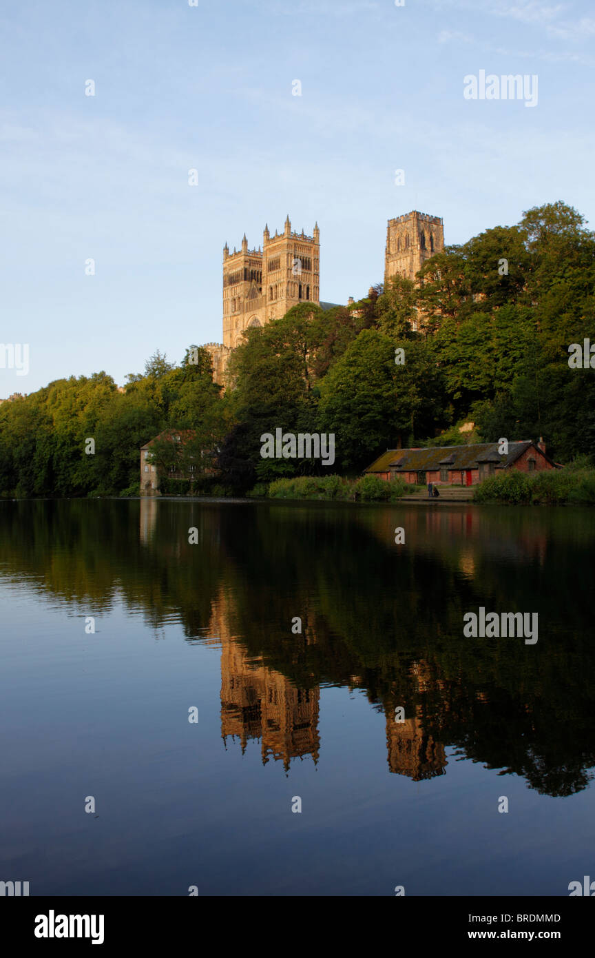 La Cattedrale di Durham e usura del fiume Foto Stock
