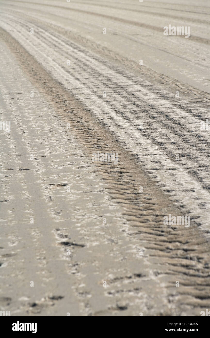 Strada sterrata e pista per il fondo Foto Stock