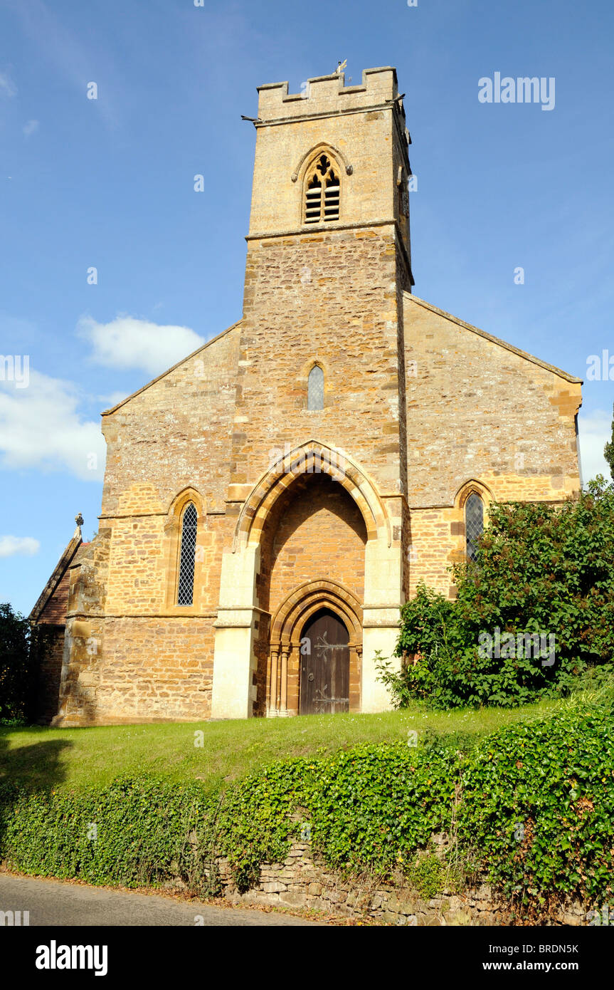 Chiesa di San Pietro e di San Paolo, Hannington, Northamptonshire, Inghilterra Foto Stock