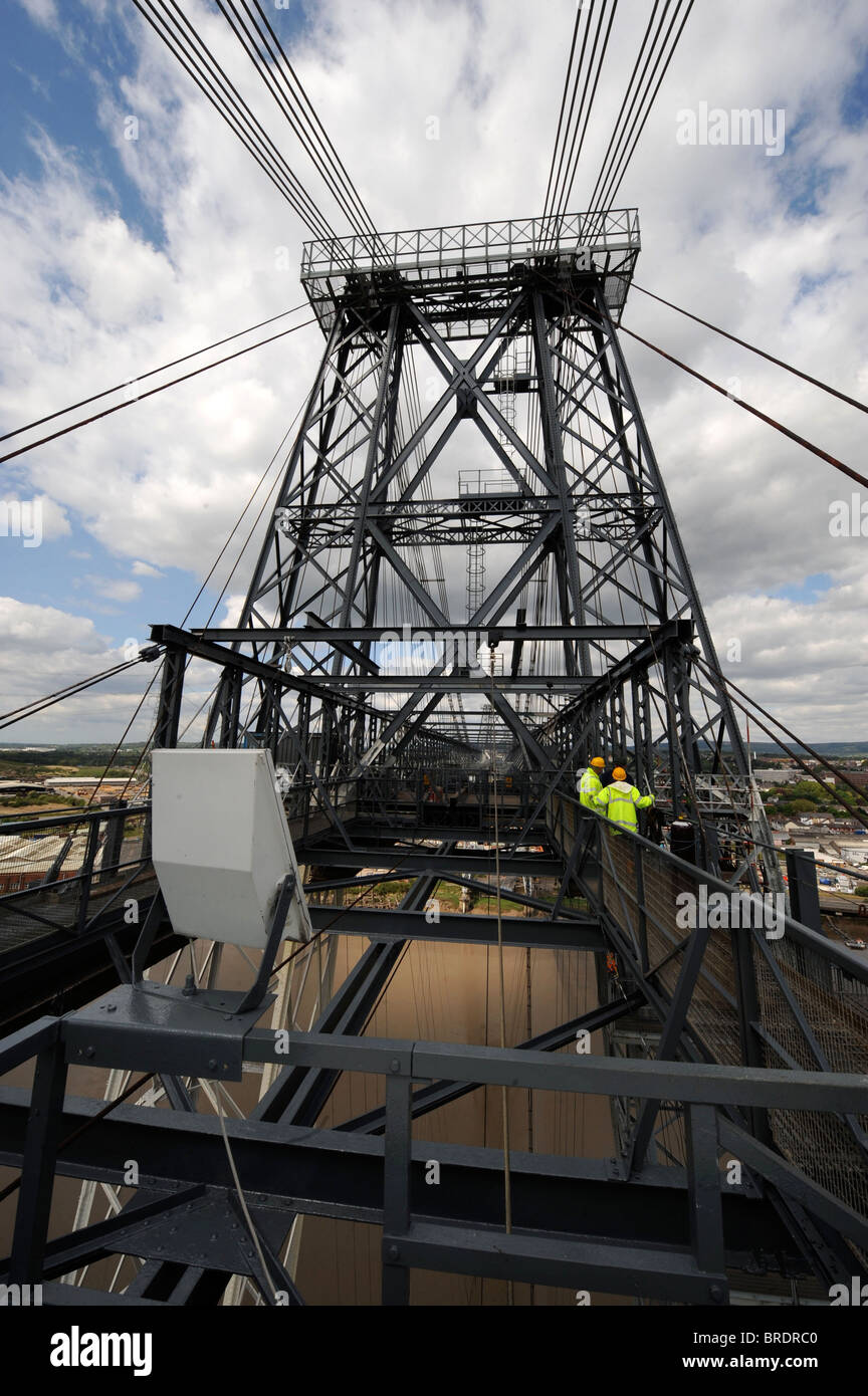 Ristrutturazione del Newport Transporter Bridge in Galles s. La traversata che attraversa il fiume Usk fu costruito 1902-1906 ed è essere Foto Stock