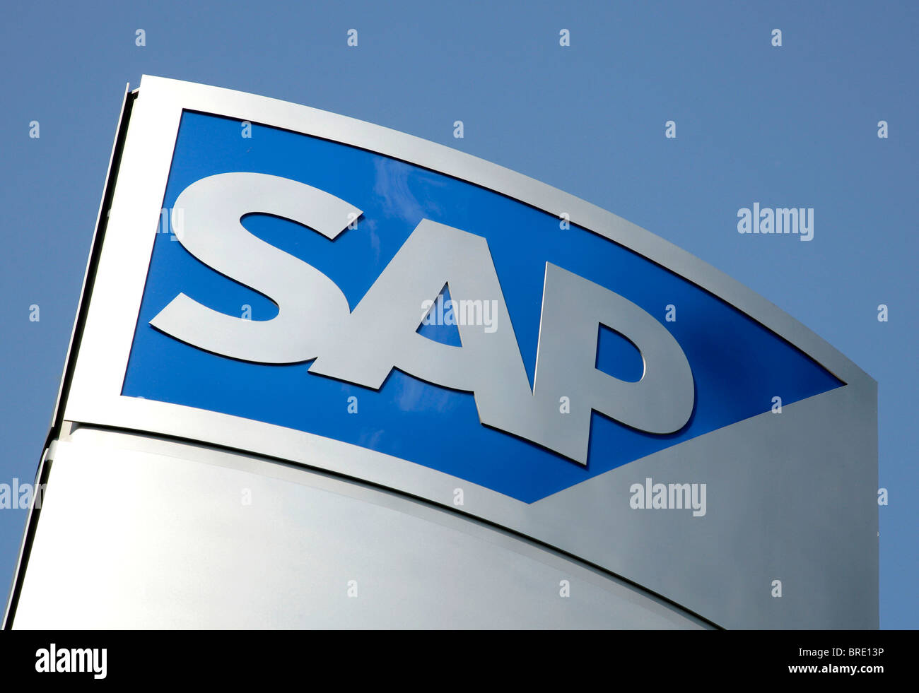 Logo della società presso la sede della società di software SAP AG a  Walldorf, Baden-Wuerttemberg, Germania, Europa Foto stock - Alamy