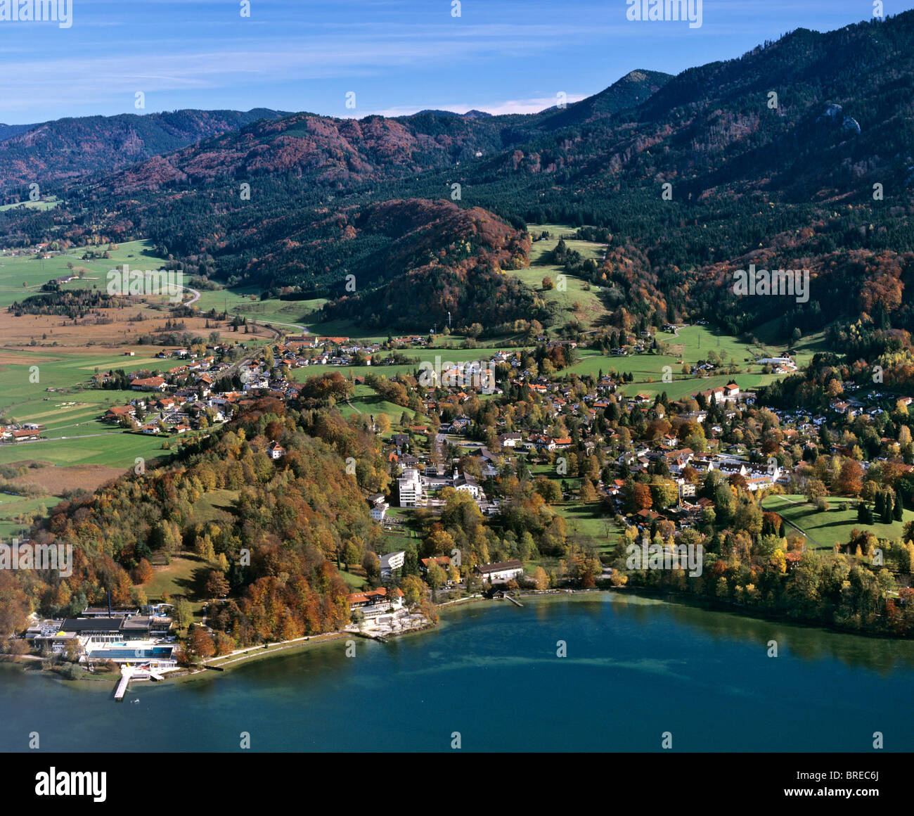 Kochel con lago Kochelsee, Trimini, Alta Baviera, Germania, Europa, vista aerea Foto Stock