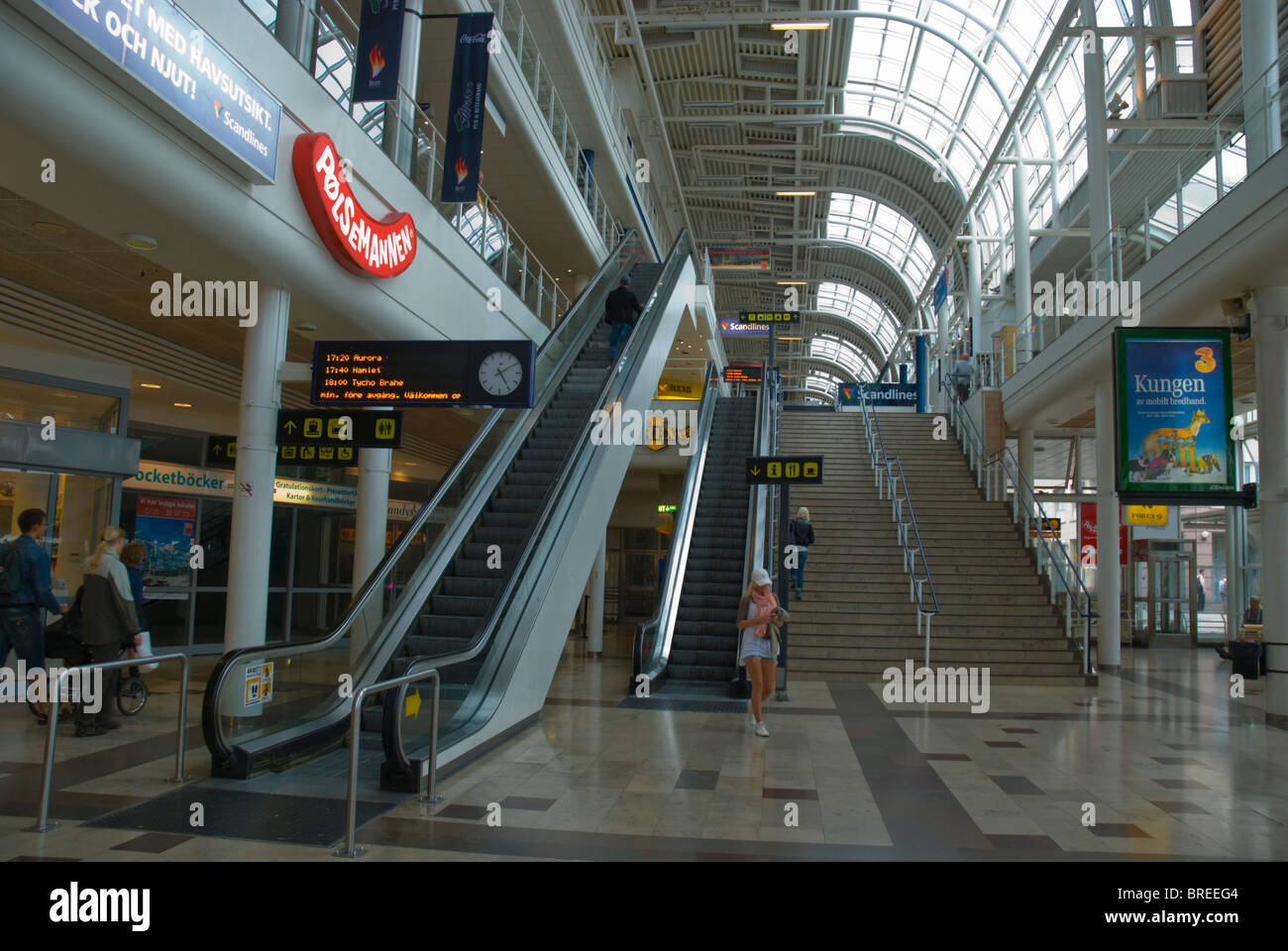 Traghetto Knutpunkten treno e bus terminal Helsingborg Skåne Svezia Europa Foto Stock