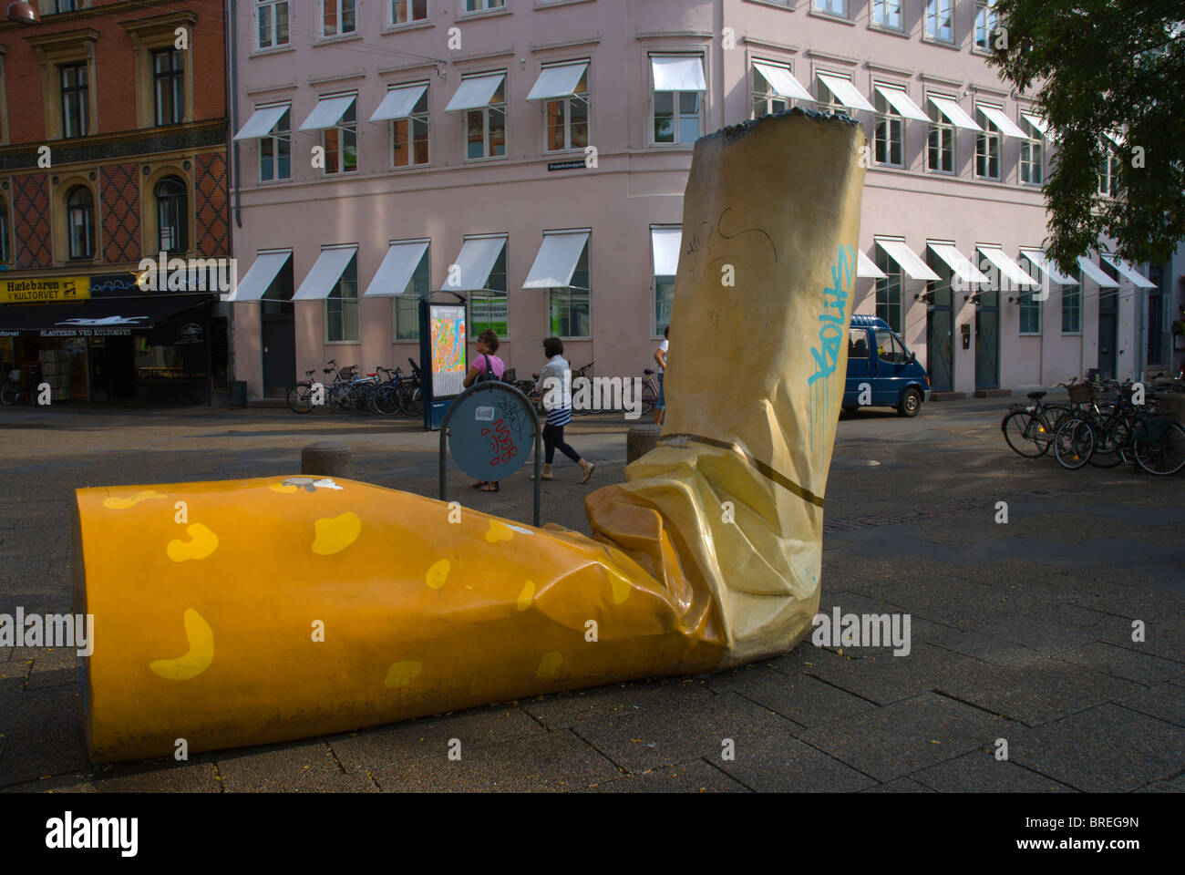 Arte pubblica in piazza Kultorvet Quartiere Latino centrale di Copenhagen DANIMARCA Europa Foto Stock