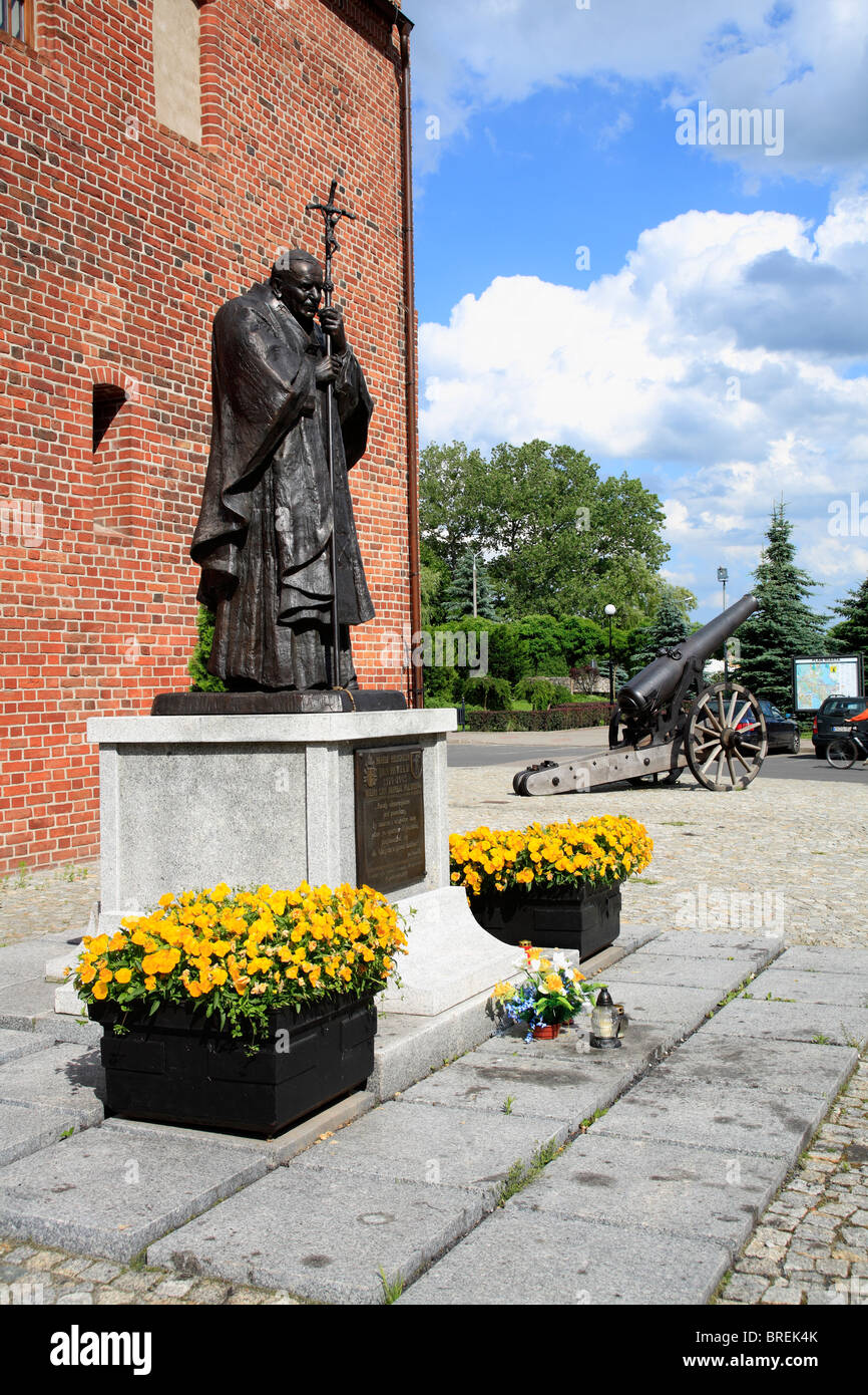 Memorial papa giovanni paolo II di fronte municipio, morag, Polonia europa Foto Stock