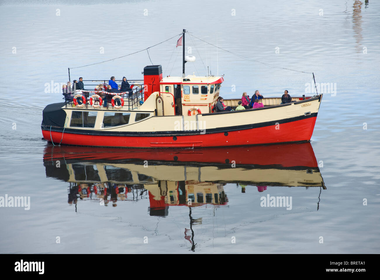 Imbarcazioni da diporto 'Mona" dando visite guidate del porto di Belfast. Foto Stock