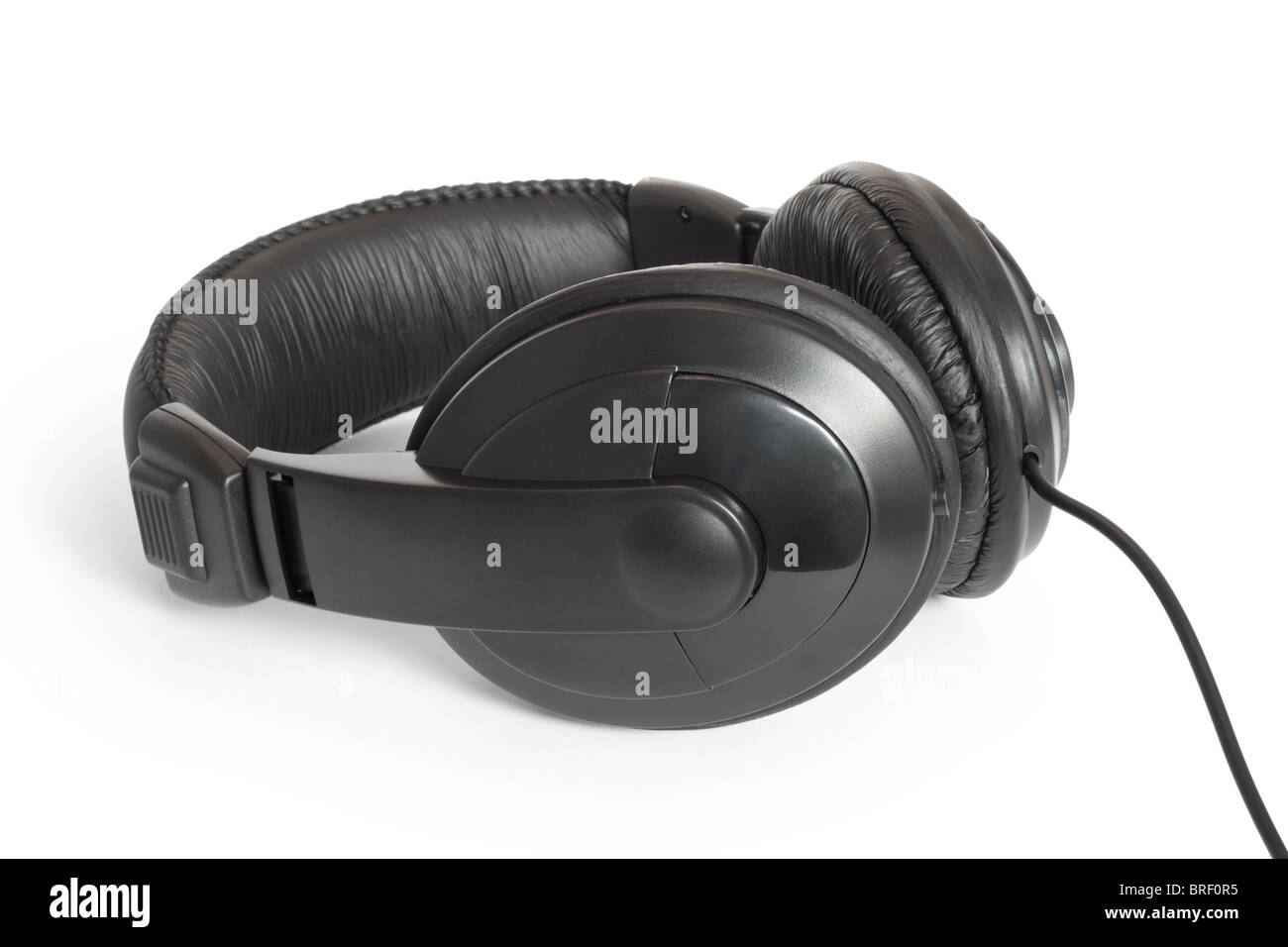Nero cuffie stereo. Isolato su sfondo bianco con percorso di clipping. Foto Stock