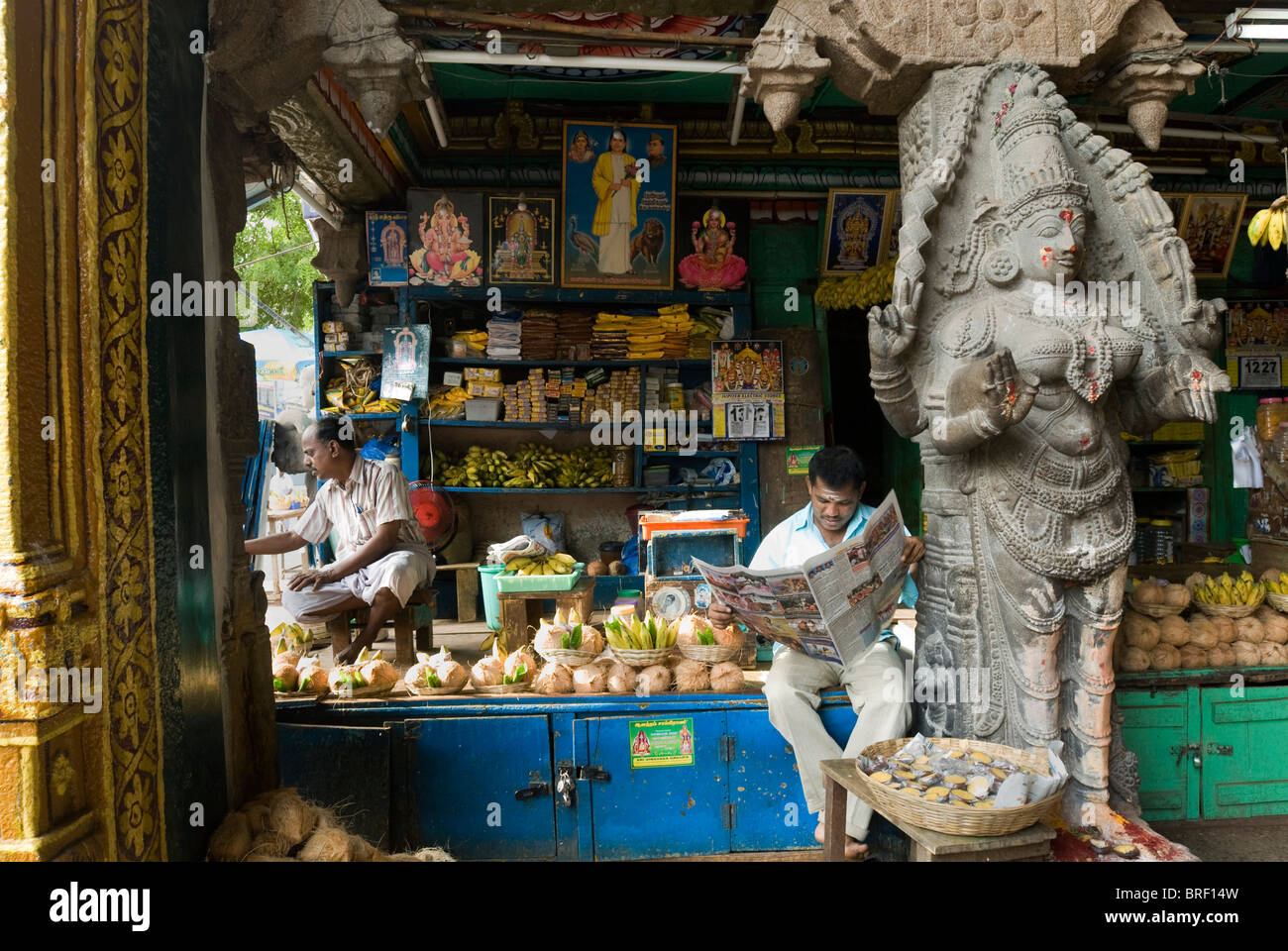Negozio a Ashta Sakthi Mandapa nel Tempio di Madurai ; Madurai ; Tamil Nadu Foto Stock