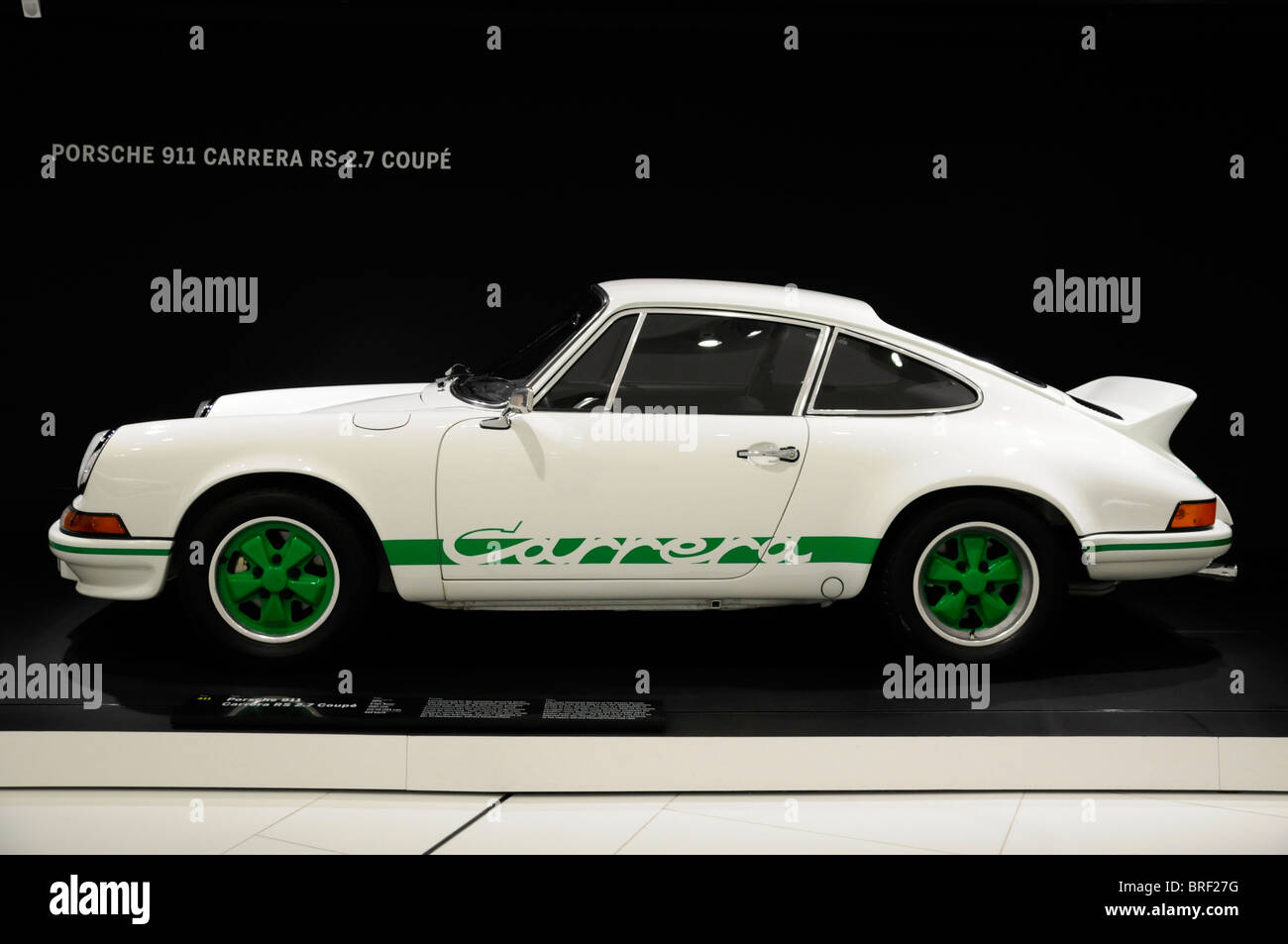 Porsche 911 Carrera RS 2, 7 Coupe, nuovo Porsche Museum di Stoccarda, Baden-Wuerttemberg, Germania, Europa Foto Stock