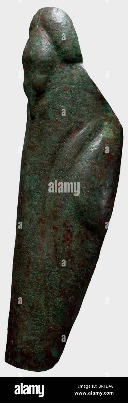 Un greave greco, 5th/4th secolo a.C. A Destra greave che mostra dettagli anatomici di forma impressionante. Lunghezza 42 cm. Peso 544 g.. Patina marrone-rosso a verde. L'interno si stabilizza con fibra di vetro e resina. Restauro, soprattutto lungo i bordi. Collezione Axel Guttmann (AG 621/R 151). Acquisito nel Krefeld 1991. Storico, storico, antico mondo, oggetto, oggetti, alambicchi, clippings, taglio, taglio, taglio, taglio, belle arti, arte, artful, Foto Stock