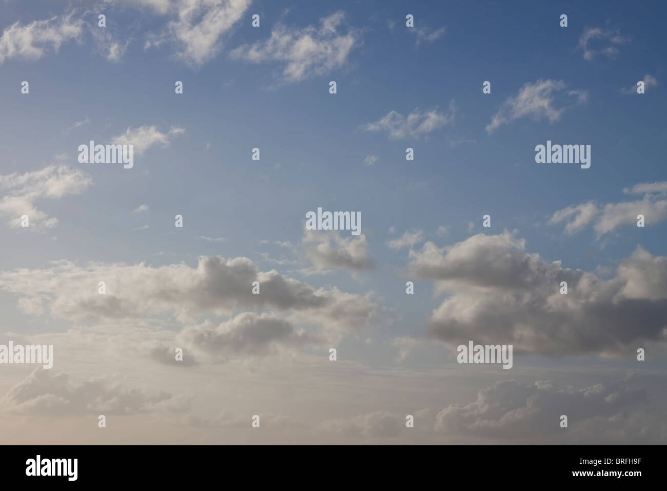 Cloudscape al tramonto durante il periodo invernale in Mauritius. Foto Stock