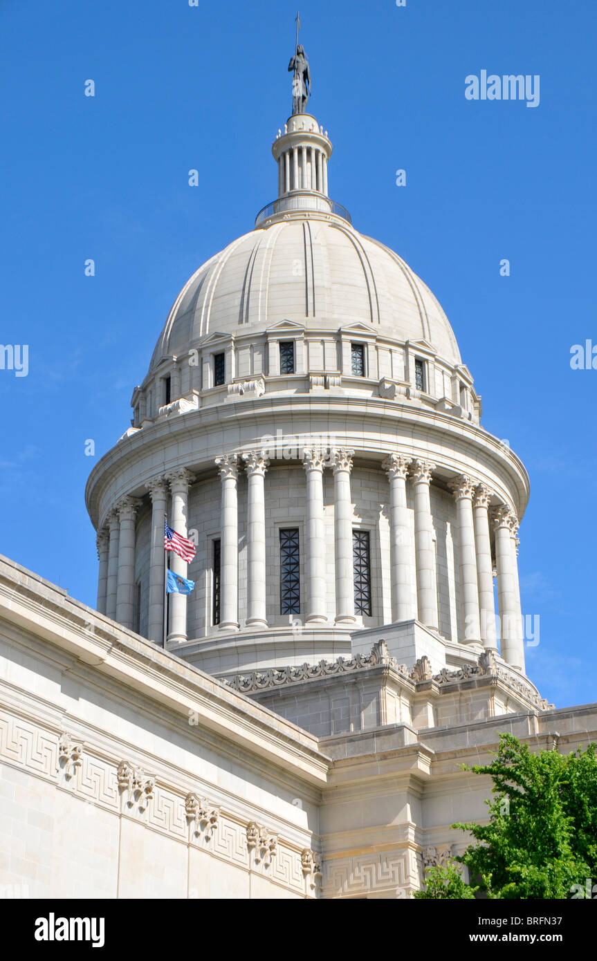 Oklahoma City Capitol Building Dome con nativo di bronzo Statua Americana Foto Stock
