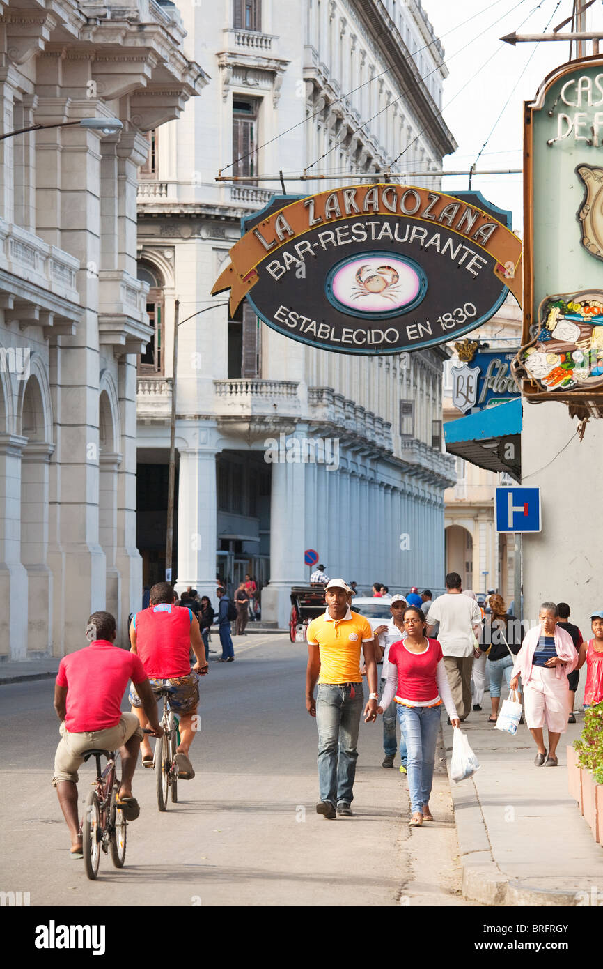 HABANA VIEJA: Scene di strada Foto Stock