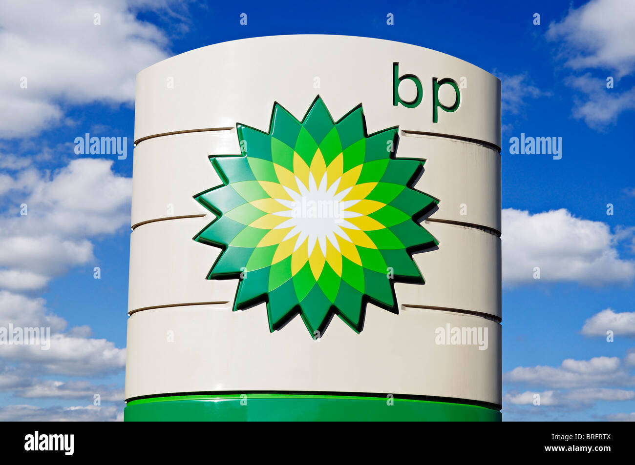 BP Segno, in corrispondenza di una stazione di benzina, UK. Foto Stock