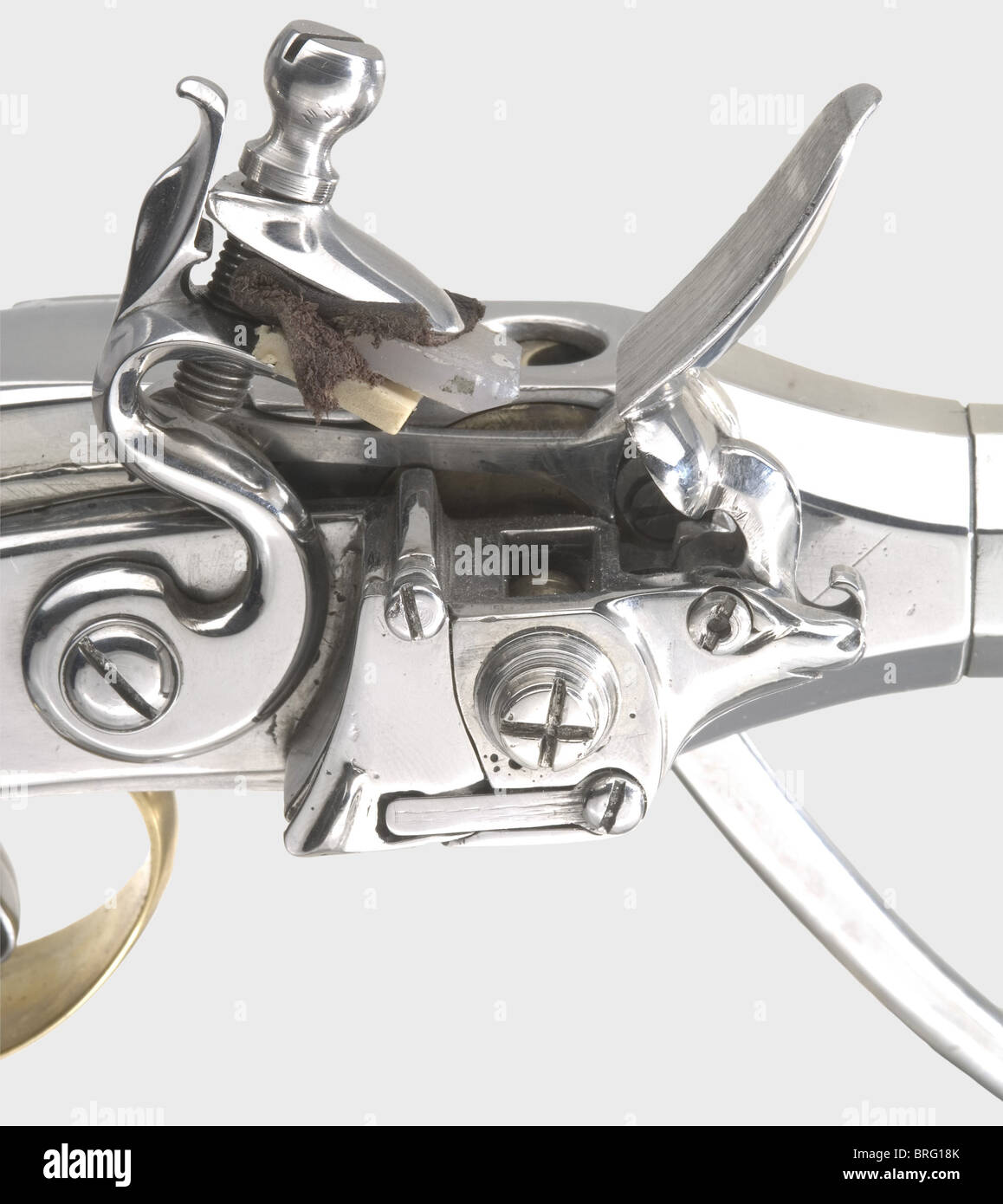 Un paio di pistole flintlock ripetute, repliche nello stile di 1700.barili ottagonali con otto scanalature rifilatura in 11.6 mm calibro, in ferro davanti a vista, e rombi posteriori a coda di rondine.blocco in ferro lavoro con leve breechblock sul lato sinistro.impugnature in noce con tappi in ottone a pommel e grilletto di protezione.lunghezza di ogni 40 cm.in una schiuma di legno Custodia con alcuni accessori e una chiave.dimensioni 45 x 30.5 x 11 cm.pistole funzionali (unfired) flintlock con l'eponimo Lorenzoni azioni, squisitamente fatto con attenzione al dettaglio.storico,storico,XVIII centur,Additional-Rights-Clearences-non disponibile Foto Stock